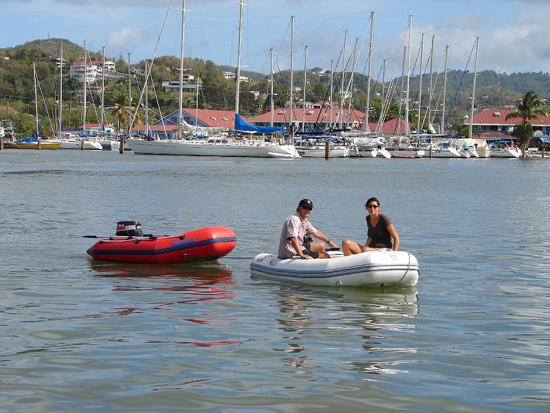 10_03_06 033.jpg - Klaus und Martha mit meinem Dinghy im Schlepp.